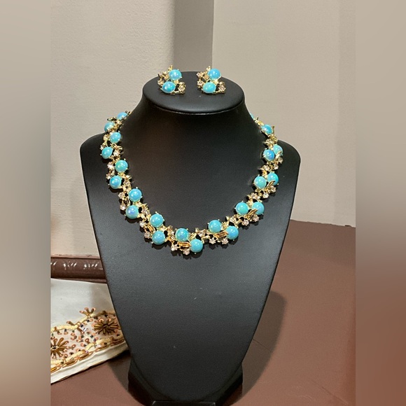 Elegant Gold and Blue Necklace Set - Picture 1 of 7